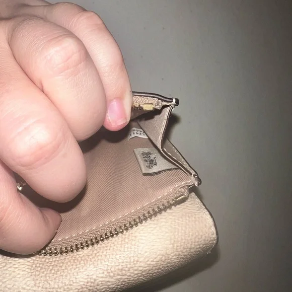 Coach Wallet - Picture 9 of 9